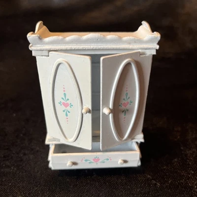 Cómoda armario envejecido vintage de hierro fundido Mattel 1980 Foto 1 de 4