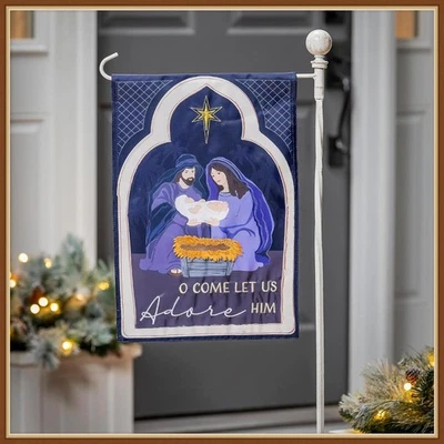 BANDERA DE JARDÍN EVERGREEN * VEN A ADORARLO * APLIQUE ADORNADO - NUEVO Foto 1 de 4