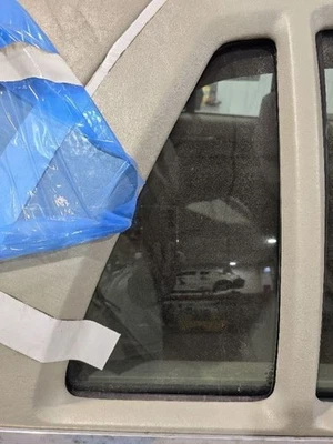 Passenger Right Rear Door Vent Glass Fits 94-11 GRAND MARQUIS 577967 - Изображение 1 из 4