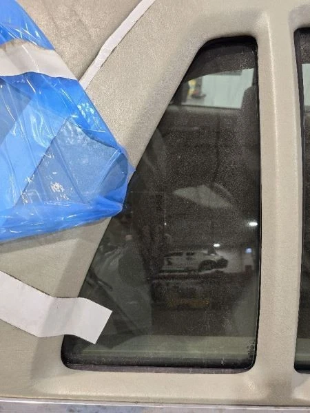 Passenger Right Rear Door Vent Glass Fits 94-11 GRAND MARQUIS 577967 - Изображение 1 из 4