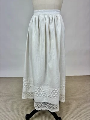 Medio Delantal Eduardiano Falda Triángulo Plisados Cintura Corbata Crochet Dobladillo Algodón Blanco Foto 1 de 4