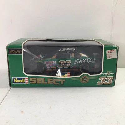 Revell Skoal  Racing #33 Ken Schrader 1/24 Scale Limited Edition Car New #4492 - Image 1 of 4