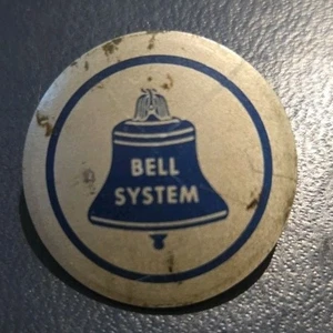 Pin insignia vintage con logotipo de sistema de campana American Telephone & Telegraph Co. - Imagen 1 de 2