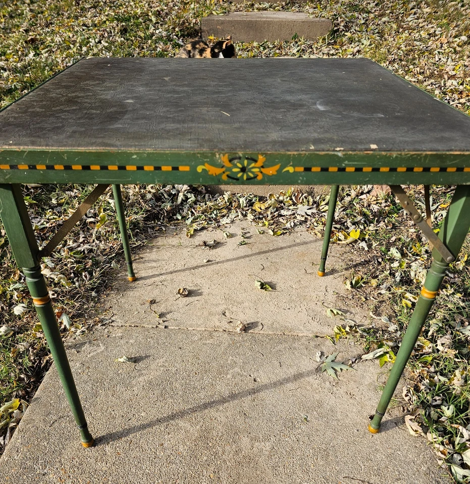 Mesa de juego de cartas de madera plegable de colección Metal Stampings Corp 30" x 30" Foto 1 de 4