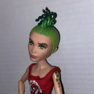 Deuce Gorgon Monster High ohne Weste. Gürtel mit Kette, Tanktop, Sneaker.#e9 - Bild 1 von 4