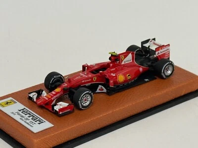 Ferrari SF15 1/43 de la temporada 2015 F1 de Kimi Raikonnen base de cuero JPN160 Foto 1 de 4