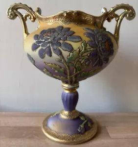 Bellissima urna o vaso giapponese Nippon Coralene con manico floreale e piedi - Foto 1 di 23