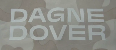 Bolsa de tela de almacenamiento con logotipo Dagne Dover beige, tostado, caqui 13,5" x 9,5" Foto 1 de 4