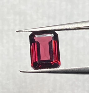 2.18 CTS RHODOLITE GARNET, EMERALD CUT 8 X 6 MM CALIBRATED, NICE RED UNTREATED - Picture 1 of 5