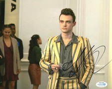 Thomas Doherty Gossip Girl Autographed Signed 8x10 Photo ACOA Thomas Doherty Gossip Girl Autographed Signed 8x10 Photo ACOA