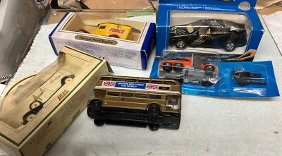 mixed lot of 5 diecast metal cars/trucks, 3 in original boxes. - Image 1 of 4