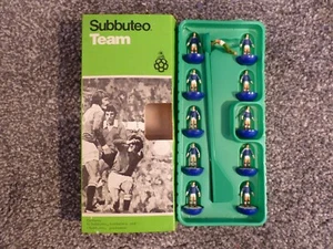VINTAGE BOXED SUBBUTEO SCOTLAND FOOTBALL TEAM REF 318 COMPLETE AND VERY GOOD - Picture 1 of 4
