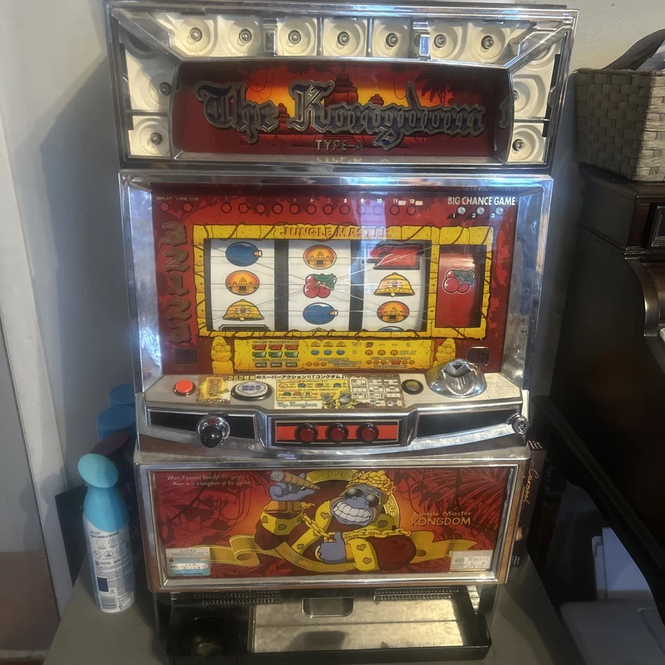 Máquina tragamonedas The Kingdom tipo A Foto 1 de 1