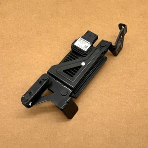 OEM 17-19 Kia Sportage Front Cruise Control Distance Sensor Radar 95655-D9000 - Picture 1 of 4