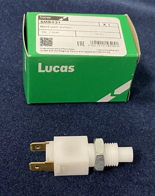 NEW LUCAS BRAKE LIGHT SWITCH AND NUT FOR RELIANT SCIMITAR RIALTO ROBIN SMB421 - Image 1 of 3