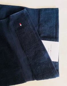 NWT TOMMY HILFIGER Modern American Cotton Bath Towel  Dimension 30 in x 54 in - Picture 1 of 7