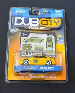 2005 Jada Dub City Kustoms Yellow Chrysler 300C # 129 Dub City Taxi - Picture 1 of 3