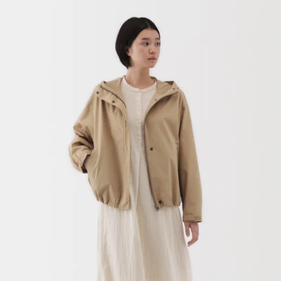 Chaqueta con capucha MUJI resistente al agua beige FedEx para mujer Foto 1 de 4