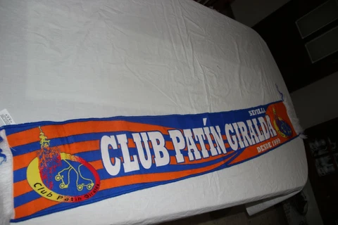 Scarf of The Club Skate Giralda Of Sevilla From 1.999 Vintage Cotizada Scarf Cover