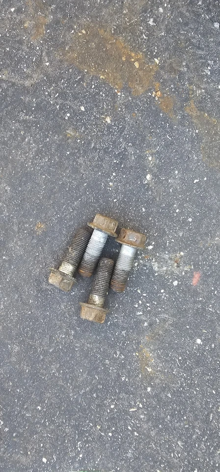 Lexus SC300/SC400 1992-00 pernos de montaje de pinza delantera OEM ambos lados Foto 1 de 1