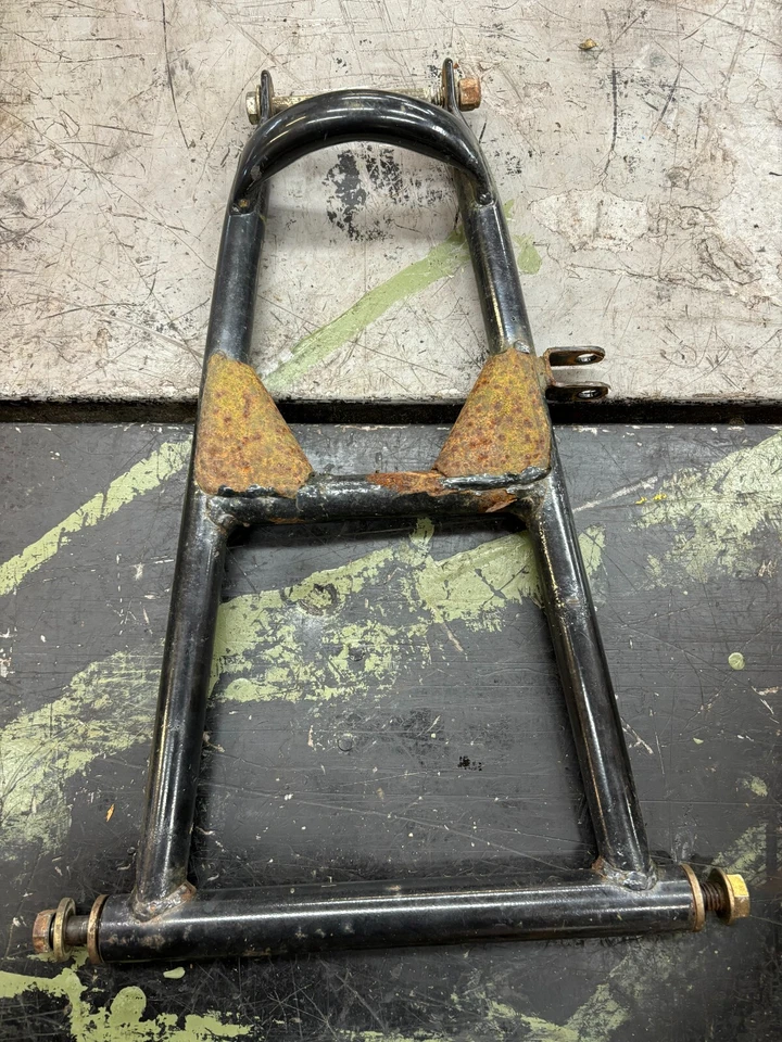 ARCTIC CAT 2002 ZR 600 EFI LOWER A ARM 0703-942 RW6109 — 第 1/3 张图片