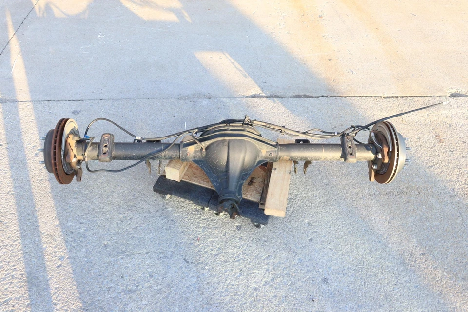 GMC VAN SAVANA 3500 2021-2024 eje trasero diferencial portador relación 3,42 OEM Foto 1 de 4