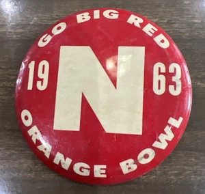 NCAA FOOTBALL UNIV OF NEBRASKA CORNHUSKERS 1963 ORANGE BOWL PIN BUTTON PINBACK J - Picture 1 of 5
