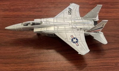 Avião a jato vintage ERTL F-15 metal fundido Eagle modelo USAF  - Imagem 1 de 4
