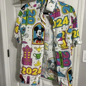 Camicia media Disney Parks 2024 figura Epcot Topolino icone bianca stampa all over - Foto 1 di 1