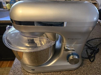Retro Frigidaire 4.5L Stand Mixer w St Steel Bowl Dough Hook Beater Whisk 8 Spd - Image 1 of 4