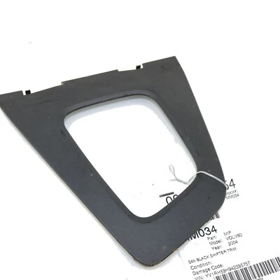 Embellecedor de palanca de cambios de piso negro Volvo OEM 30643153 para 2004 S60 Foto 1 de 3