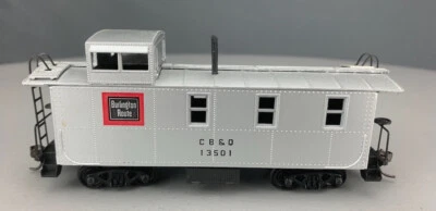 HO Roundhouse 3 Window Caboose CB&Q  #13501 RTR W/KD’s HO4787 - Image 1 of 4