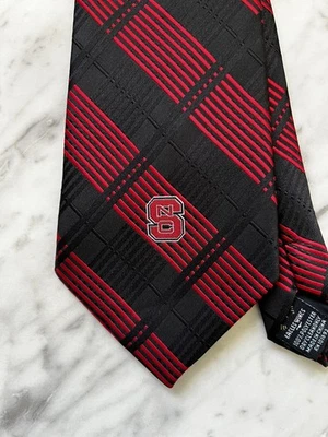 Corbata para hombre North Carolina State University de Eagles Wings roja y negra Foto 1 de 4