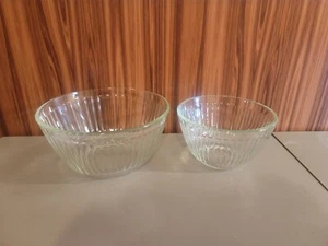 Vintage Pyrex Set Of 2 Ribbed Nesting Mixing Bowls 7401-S & 7403-S - Picture 1 of 6