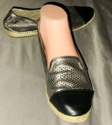 Alpargatas Mad Love plateadas y negras talla 6 Foto 1 de 4