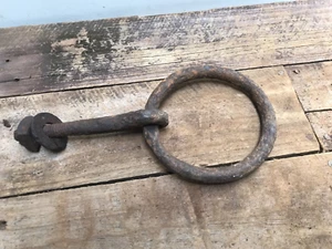 Old rusty Horse Tie Hitching Post Ring Threaded Bolt Well Worn Hand Forged Iron - Picture 1 of 7