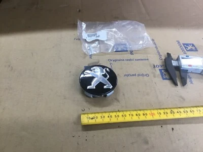 TAPA CENTRAL PEUGEOT RCZ ALEACIÓN 542181 SE ADAPTA A 55MM AGUJERO EN RUEDA 9688710577 Foto 1 de 4