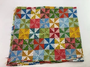 1 yd Vintage Calico Floral Pinwheel Patchwork Quilt Cheater Fabric Preowned - Picture 1 of 3