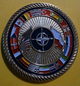 Challenge Coin U.S. Army Europe Atlantic Resolve - Picture 1 of 4