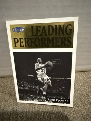 Scottie Pippen 1998-99 Fleer Ultra "Leading Performers" desplegable, HOF Bulls Foto 1 de 4
