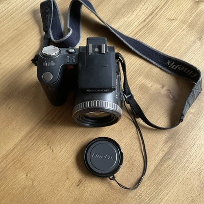 Vintage Fujifilm Finepix 6900 Zoom Digital Camera 3MP Super CCD Tested, Working - Image 1 of 4