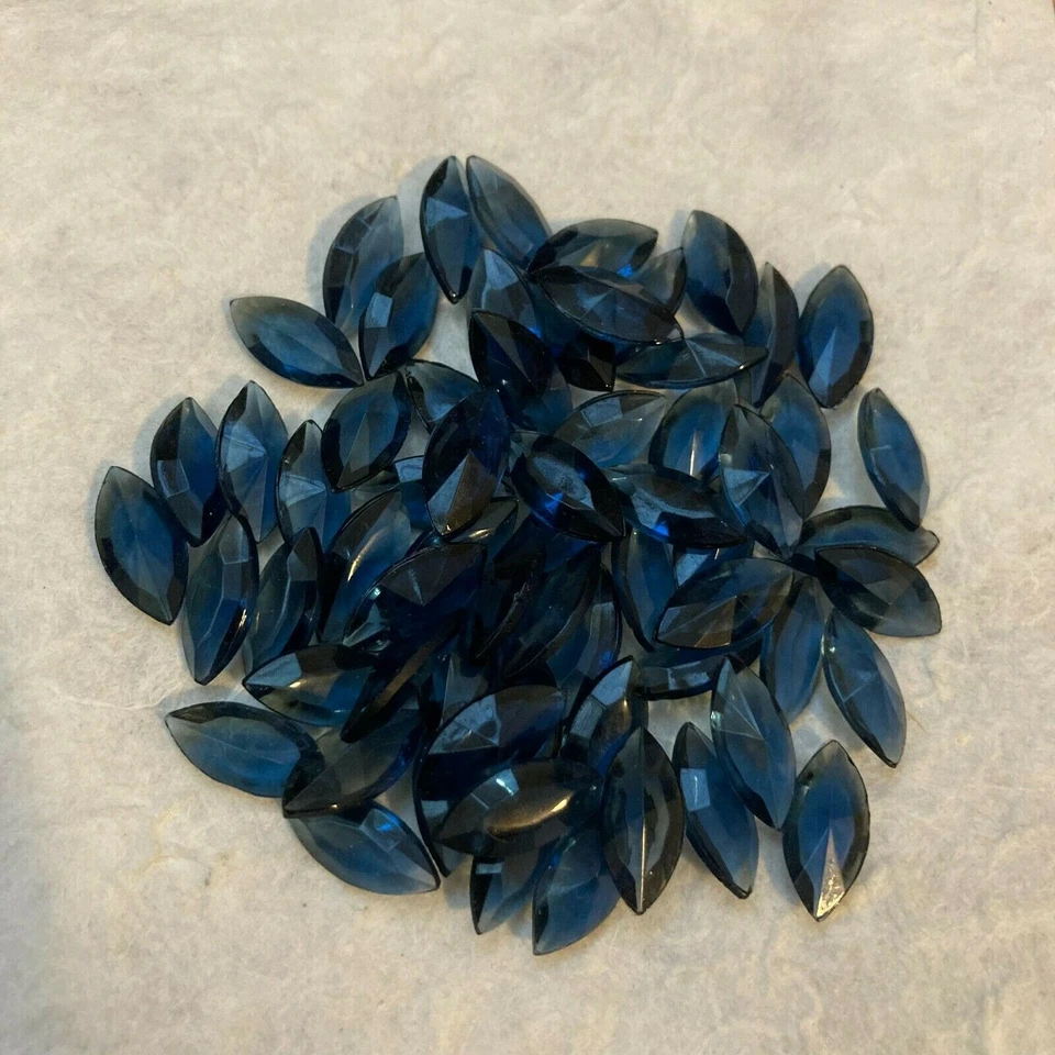AJ98 Vintage glass stones 15x7mm montana navette faceted unfoiled (60) - Image 1 of 1