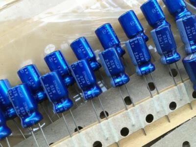 10PCS ELNA 2.5V 1F Super Dynacap Dzn 1F 2.5V DZN-2R5D105T 2.5V1.0F 8X16MM Farad - image 1 of 4