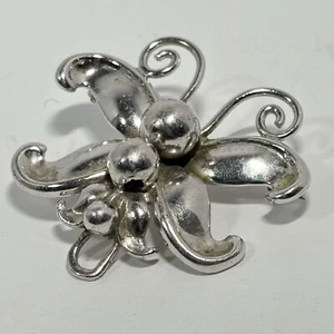 Vintage Signed Jeray Silver Tone Butterfly Pin 3-D Stylized Brooch Pendant 1.75" - Picture 1 of 11