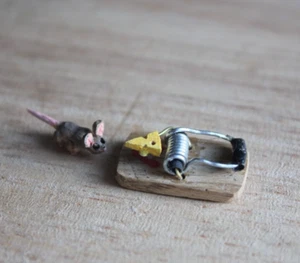 Dolls House Miniature Mouse & Trap 1:12 ARTISAN OOAK By PigeonOak - Picture 1 of 13