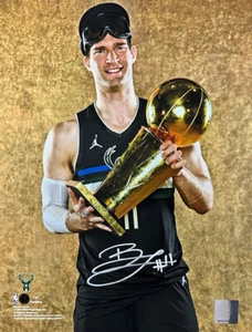 MIlw. Bucks 2021 NBA Champion BROOK LOPEZ Signed 8x10 Photo #1 AUTO - Picture 1 of 1