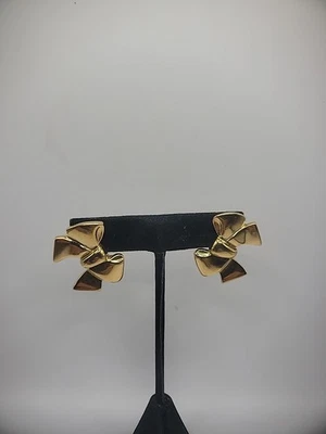 Vintage Earrings Pierced Post Stud Bow Gold Tone Jewelry Costume - Image 1 of 4