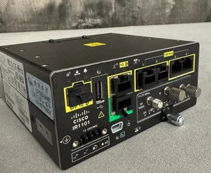 Routeur industriel Cisco Catalyst IR1101-K9 V07 série robuste excellent état ! Navires rapides - Photo 1/8