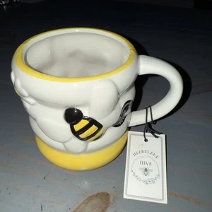 Neu mit Etikett Heartland und Bienenstock Biene und Blume 3D Bienenstock geformte Tasse handbemalt - Bild 1 von 9
