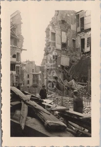 Foto, Beobachtungs  Abt. 16, Brest in Frankreich zerstört durch Engländer D/92 - Picture 1 of 2